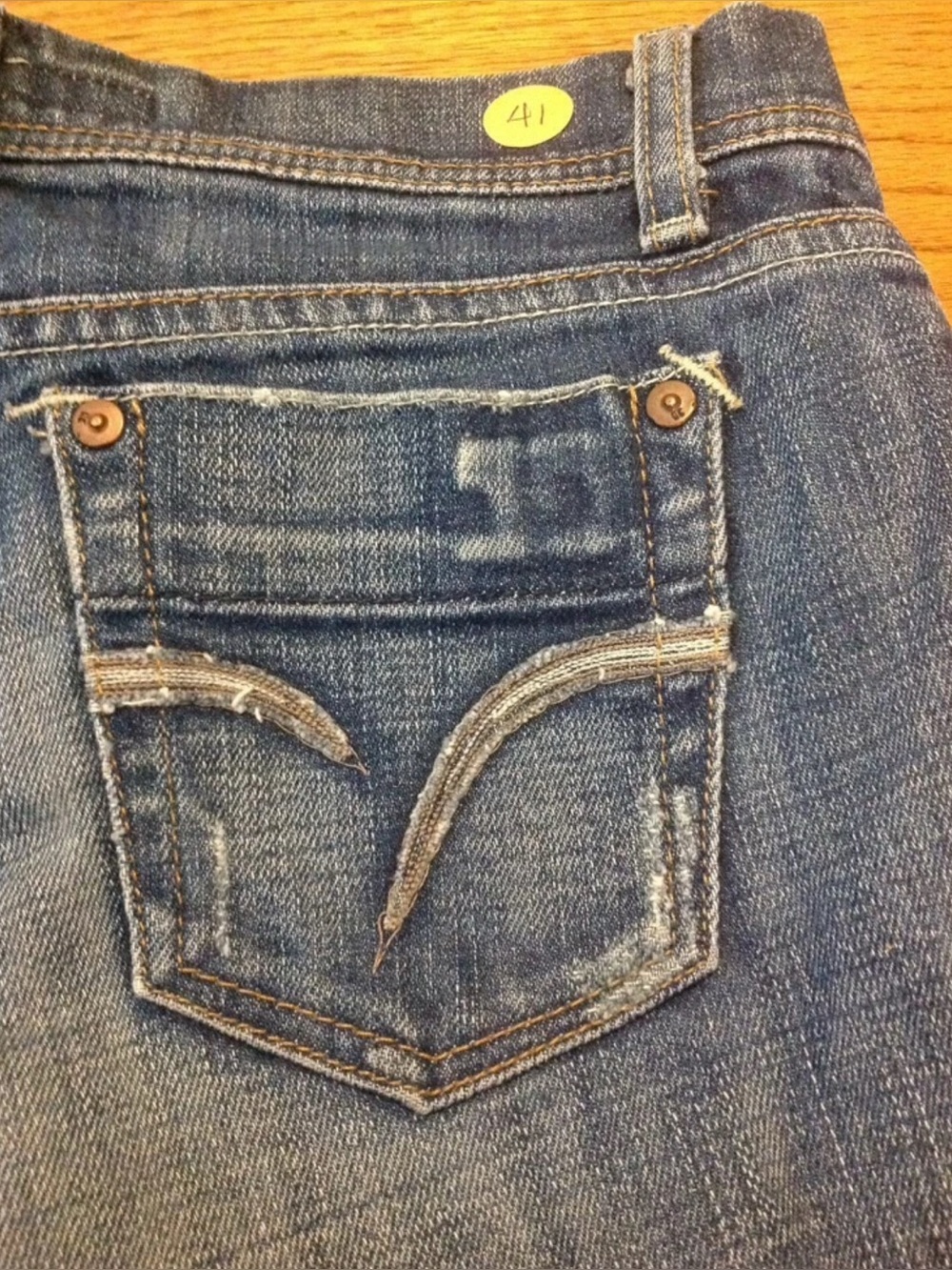 Joe's distressed women's denim blue jeans shorts size 2 #41 Made in USA